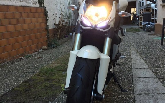 Gebrauchtmotorrad Ducati Streetfighter - Bild 8 Gebrauchtmotorrad Ducati Streetfighter - Bild 8