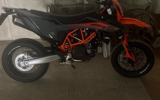 Gebrauchtmotorrad KTM 690 SMC R - Bild 3 Gebrauchtmotorrad KTM 690 SMC R - Bild 3