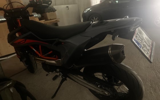 Gebrauchtmotorrad KTM 690 SMC R - Bild 4 Gebrauchtmotorrad KTM 690 SMC R - Bild 4