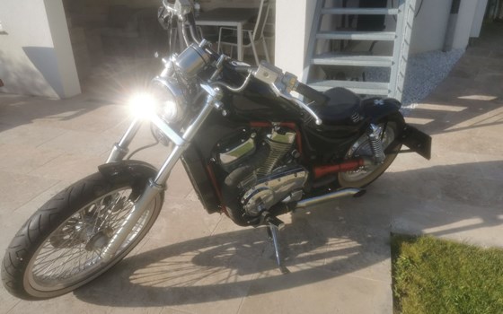 Gebrauchtmotorrad Suzuki Intruder VS 600 - Bild 2 Gebrauchtmotorrad Suzuki Intruder VS 600 - Bild 2