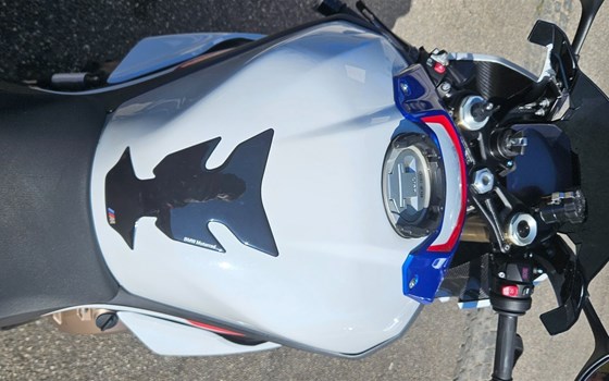 Gebrauchtmotorrad BMW S 1000 RR - Bild 2 Gebrauchtmotorrad BMW S 1000 RR - Bild 2
