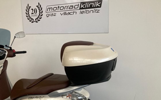 Gebrauchtmotorrad Piaggio Beverly 300 i.e.S - Bild 12 Gebrauchtmotorrad Piaggio Beverly 300 i.e.S - Bild 12