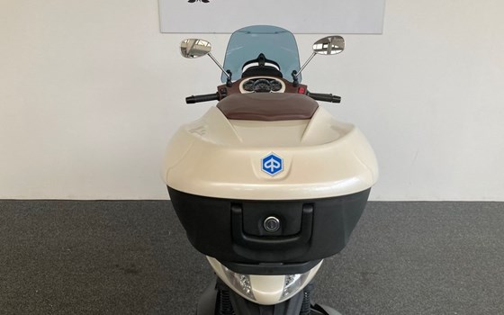 Gebrauchtmotorrad Piaggio Beverly 300 i.e.S - Bild 14 Gebrauchtmotorrad Piaggio Beverly 300 i.e.S - Bild 14