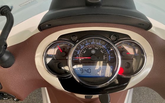 Gebrauchtmotorrad Piaggio Beverly 300 i.e.S - Bild 16 Gebrauchtmotorrad Piaggio Beverly 300 i.e.S - Bild 16