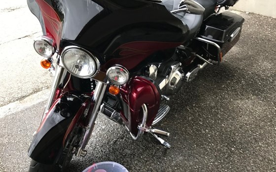 Gebrauchtmotorrad Harley-Davidson CVO FLHTCUSE Ultra Classic Electra Glide - Bild 3 Gebrauchtmotorrad Harley-Davidson CVO FLHTCUSE Ultra Classic Electra Glide - Bild 3