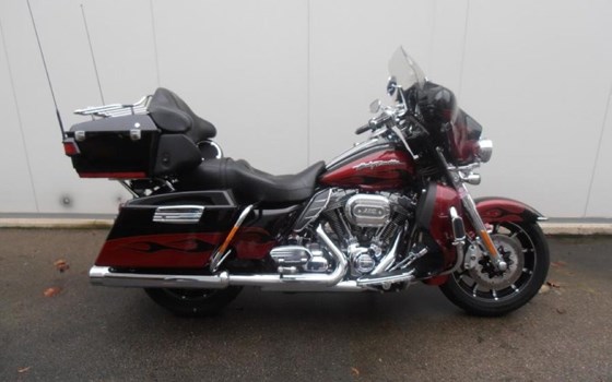 Gebrauchtmotorrad Harley-Davidson CVO FLHTCUSE Ultra Classic Electra Glide - Bild 5 Gebrauchtmotorrad Harley-Davidson CVO FLHTCUSE Ultra Classic Electra Glide - Bild 5