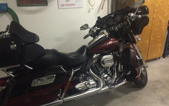 Gebrauchtmotorrad Harley-Davidson CVO FLHTCUSE Ultra Classic Electra Glide - Bild 6 Gebrauchtmotorrad Harley-Davidson CVO FLHTCUSE Ultra Classic Electra Glide - Bild 6