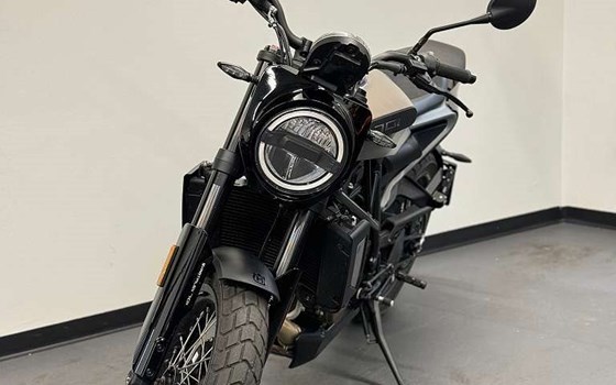 Gebrauchtmotorrad Husqvarna Svartpilen 701 - Bild 1 Gebrauchtmotorrad Husqvarna Svartpilen 701 - Bild 1