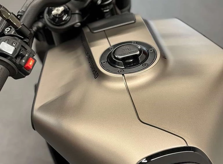 Angebot Husqvarna Svartpilen 701 Bild 3: Angebot Husqvarna Svartpilen 701