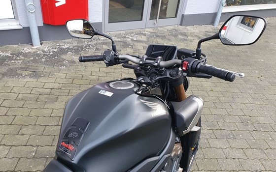 Neufahrzeug Honda CB650R E-Clutch - Bild 11