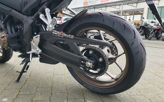 Neufahrzeug Honda CB650R E-Clutch - Bild 15