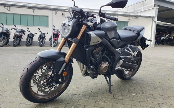 Neufahrzeug Honda CB650R E-Clutch - Bild 19