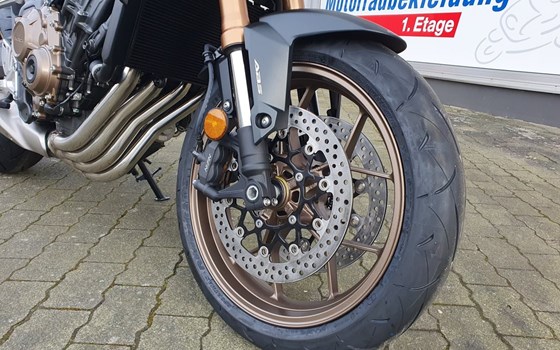Neufahrzeug Honda CB650R E-Clutch - Bild 5