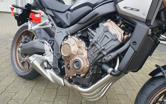 Neufahrzeug Honda CB650R E-Clutch - Bild 6