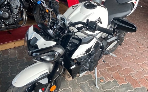 Gebrauchtmotorrad Triumph Street Triple R - Bild 1
