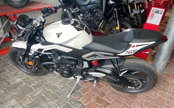 Gebrauchtmotorrad Triumph Street Triple R - Bild 2