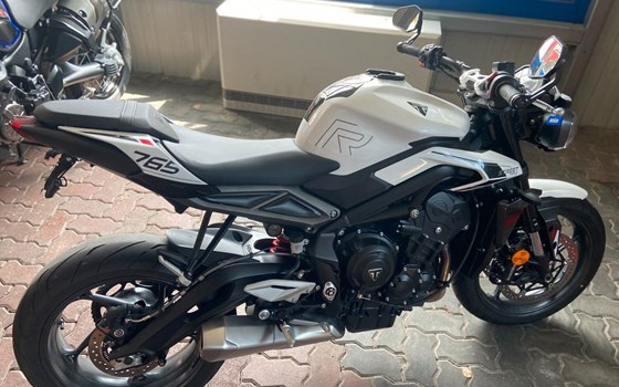 Gebrauchtmotorrad Triumph Street Triple R - Bild 4