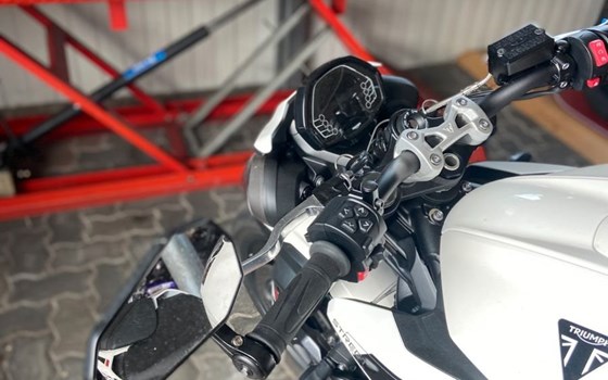 Gebrauchtmotorrad Triumph Street Triple R - Bild 6