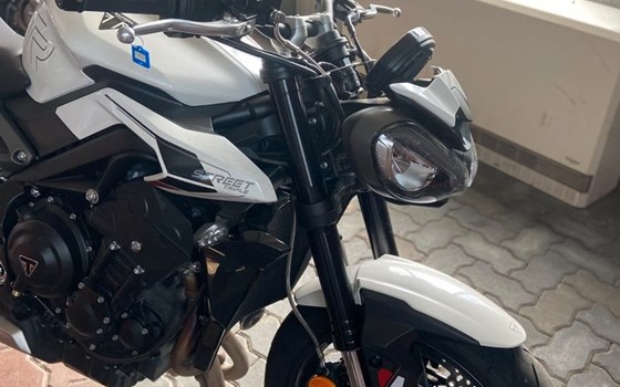 Gebrauchtmotorrad Triumph Street Triple R - Bild 7