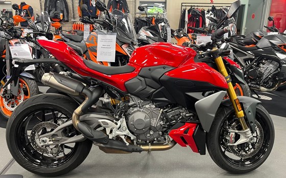 Gebrauchtmotorrad Ducati Streetfighter V2 S - Bild 1