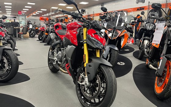 Gebrauchtmotorrad Ducati Streetfighter V2 S - Bild 2