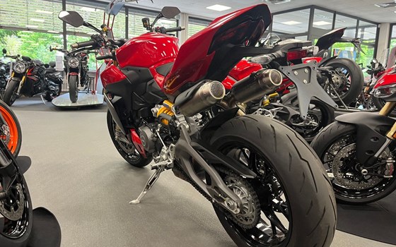 Gebrauchtmotorrad Ducati Streetfighter V2 S - Bild 4