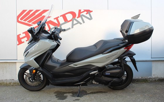 Gebrauchtmotorrad Honda Forza 125 - Bild 1