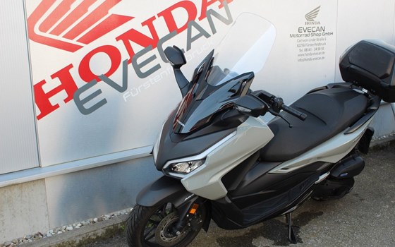 Gebrauchtmotorrad Honda Forza 125 - Bild 8
