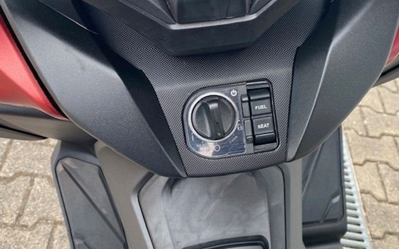 Gebrauchtmotorrad Honda Forza 125 - Bild 8