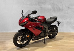 Neumotorrad Triumph Daytona 660