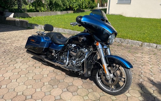 Gebrauchtmotorrad Harley-Davidson CVO Street Glide FLHXSE - Bild 1 Gebrauchtmotorrad Harley-Davidson CVO Street Glide FLHXSE - Bild 1