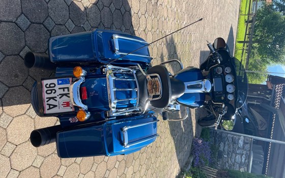 Gebrauchtmotorrad Harley-Davidson CVO Street Glide FLHXSE - Bild 6 Gebrauchtmotorrad Harley-Davidson CVO Street Glide FLHXSE - Bild 6