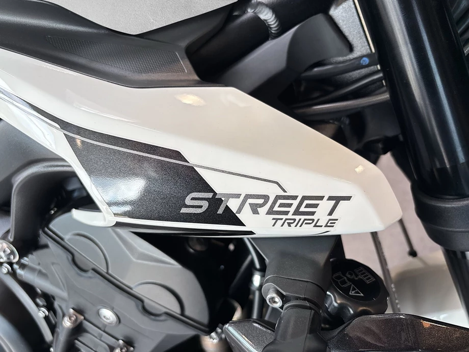 Offer Triumph Street Triple 765 R Bild 6: Offer Triumph Street Triple 765 R