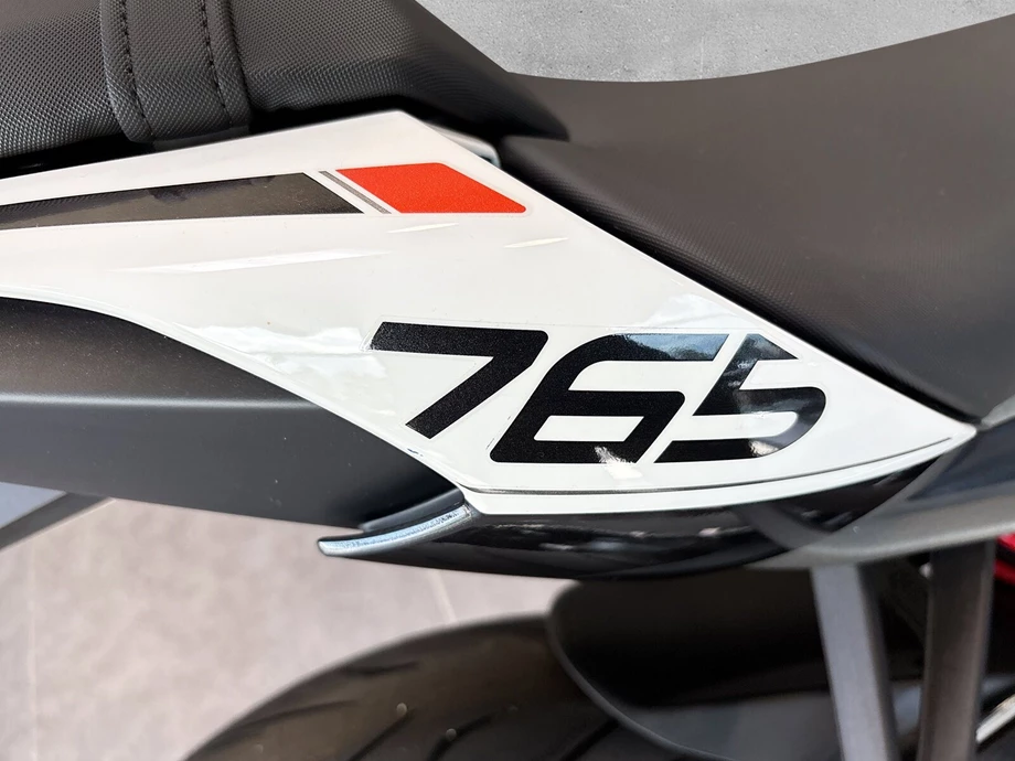 Offer Triumph Street Triple 765 R Bild 7: Offer Triumph Street Triple 765 R