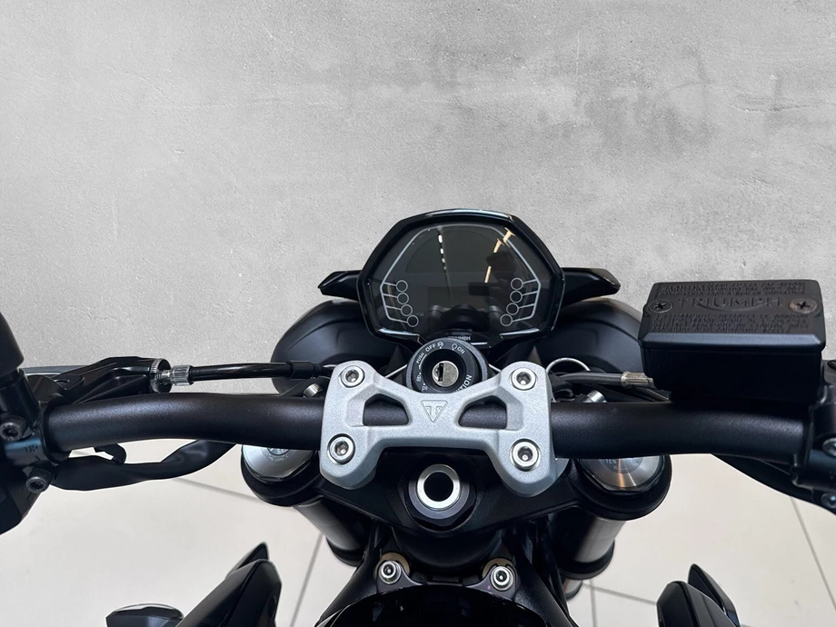 Offer Triumph Street Triple 765 R Bild 4: Offer Triumph Street Triple 765 R