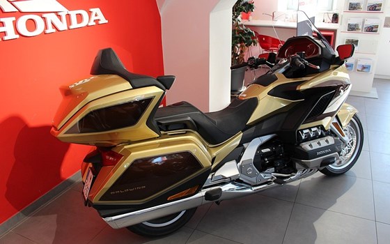 Gebrauchtmotorrad Honda GL 1800 Goldwing Tour DCT - Bild 3