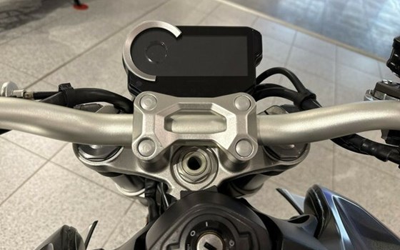 Gebrauchtmotorrad Honda CB 1000 R - Bild 6