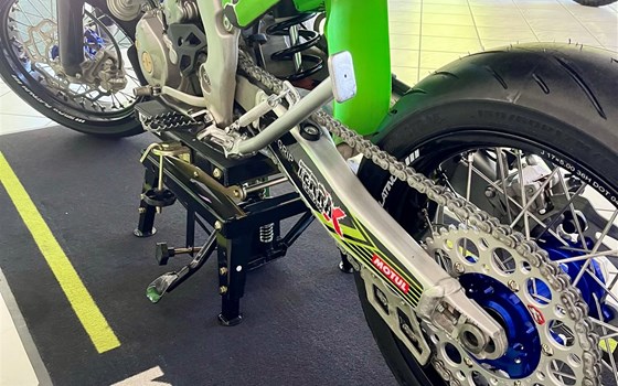 Gebrauchtmotorrad Kawasaki KX450X - Bild 9 Gebrauchtmotorrad Kawasaki KX450X - Bild 9