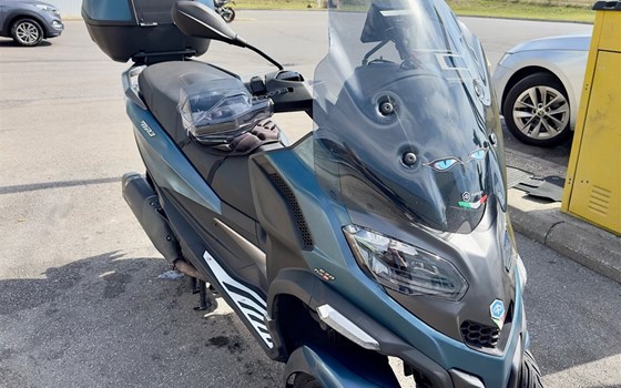 Gebrauchtmotorrad Piaggio MP3 530 HPE Exclusive - Bild 1 Gebrauchtmotorrad Piaggio MP3 530 HPE Exclusive - Bild 1