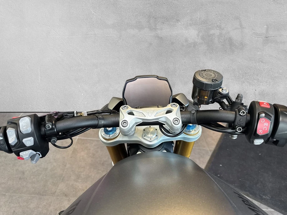 Offer Triumph Speed Triple 1200 RS Bild 4: Offer Triumph Speed Triple 1200 RS