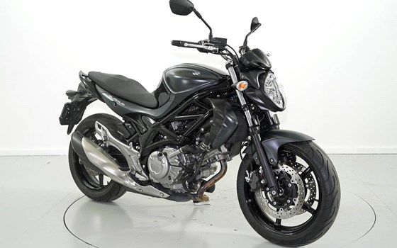 Motorrad Occasion Suzuki SFV 650 Gladius - Bild 2