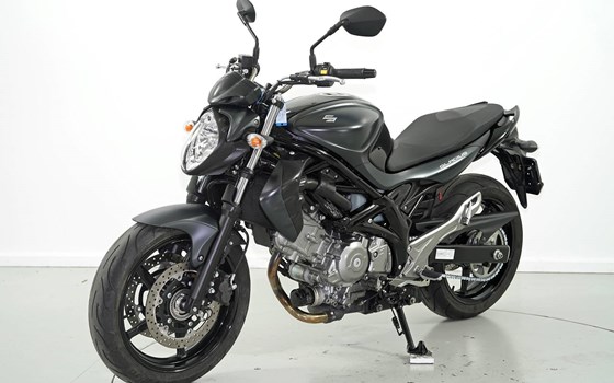 Motorrad Occasion Suzuki SFV 650 Gladius - Bild 3