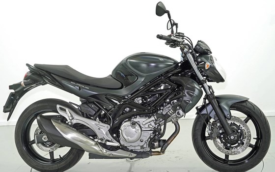 Motorrad Occasion Suzuki SFV 650 Gladius - Bild 4