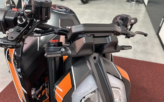 Gebrauchtmotorrad KTM 890 Duke R - Bild 12