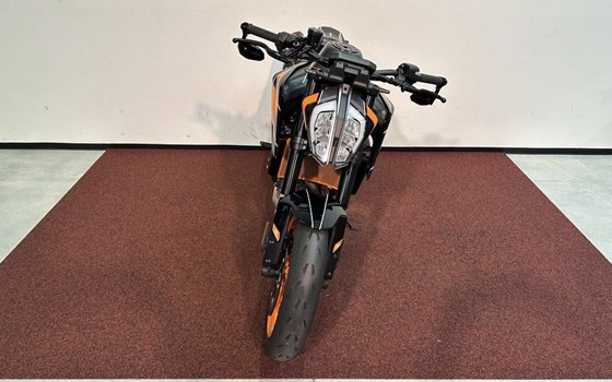 Gebrauchtmotorrad KTM 890 Duke R - Bild 3