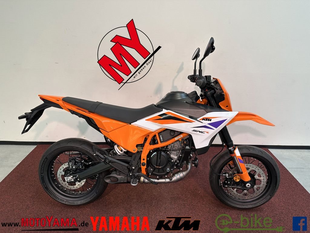 KTM 390 SMC R