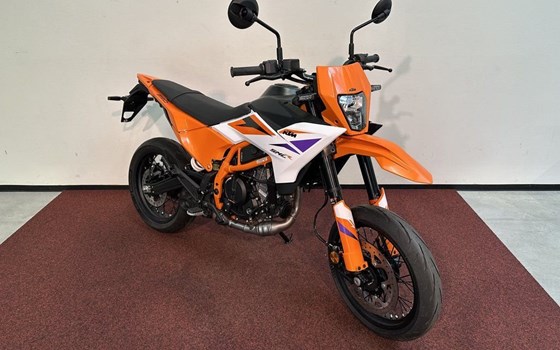 Neufahrzeug KTM 390 SMC R - Bild 2