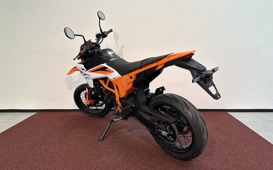 Neufahrzeug KTM 390 SMC R - Bild 6