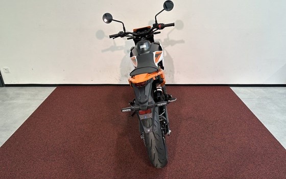Neufahrzeug KTM 390 SMC R - Bild 7
