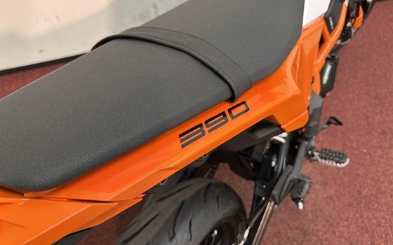 Neufahrzeug KTM 390 SMC R - Bild 9